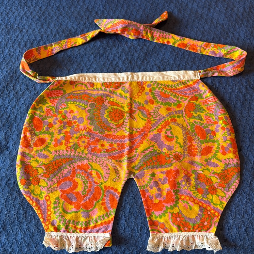 Vintage Pantaloon half apron